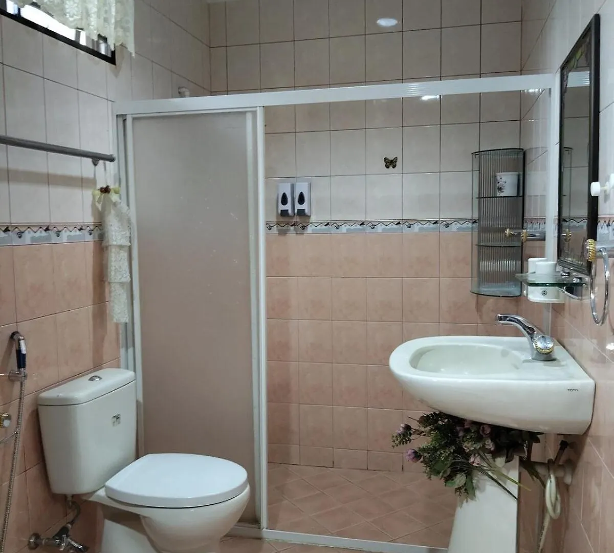 Villa Spacious Bungalow With Large Outdoor In Sabah Penampang