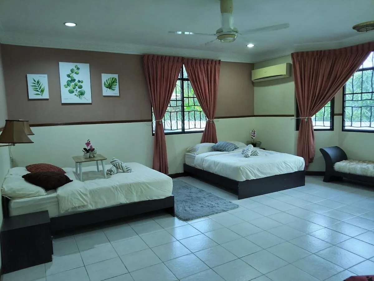 Spacious Bungalow With Large Outdoor In Sabah Penampang 0*,  Malaysia