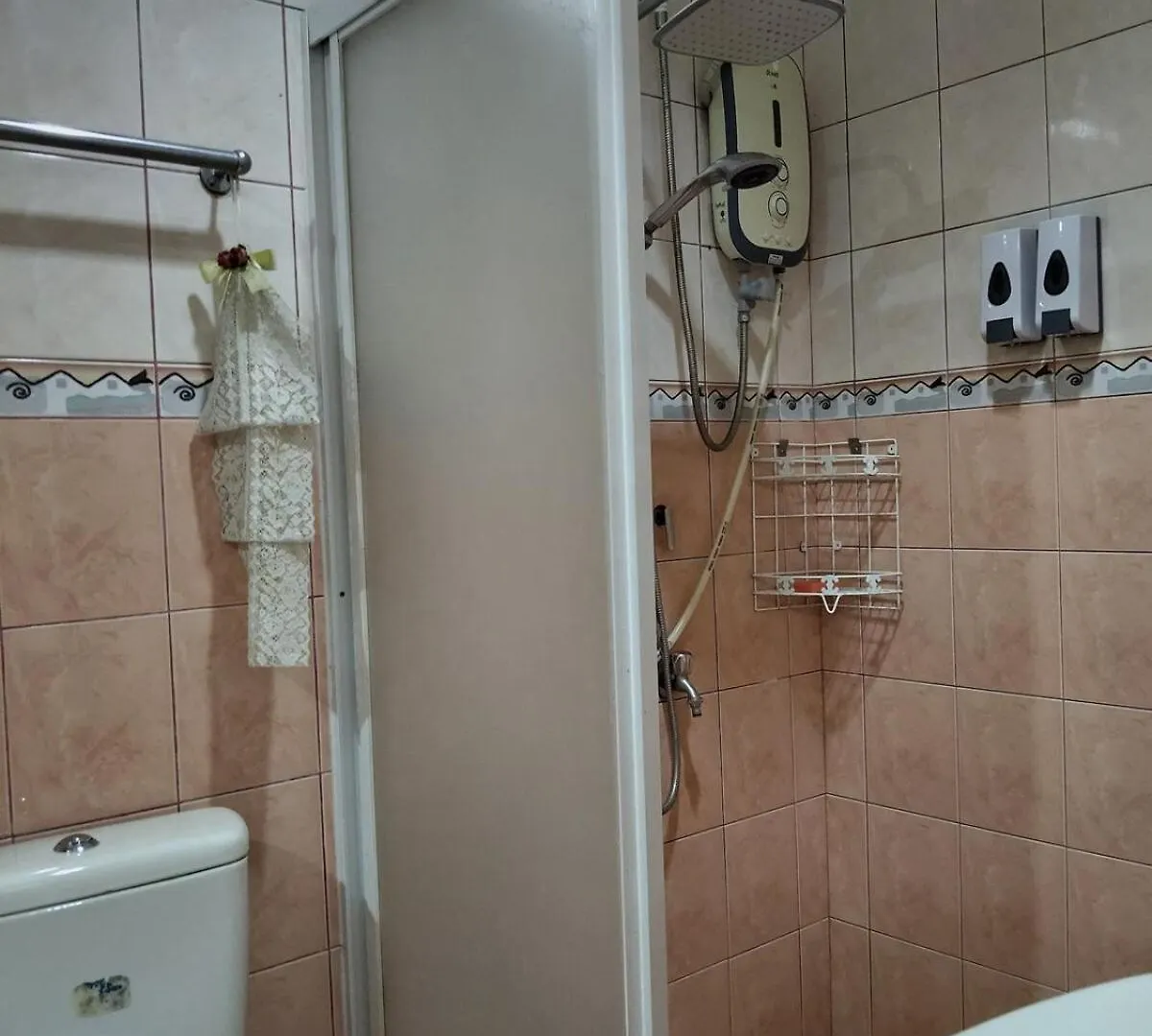 Spacious Bungalow With Large Outdoor In Sabah Penampang Malaysia