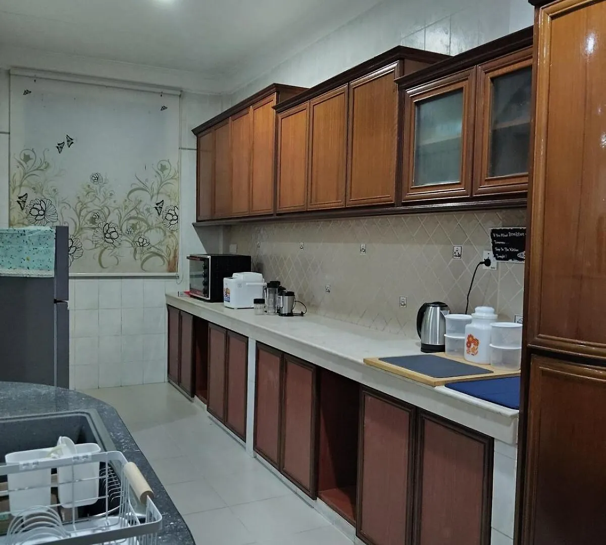 Spacious Bungalow With Large Outdoor In Sabah Penampang Villa